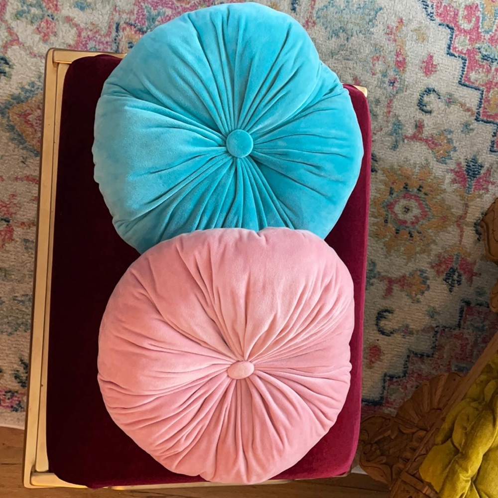 Velvet round pillows (as a set)